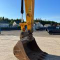 JCB 220X