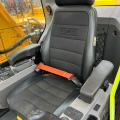 JCB 220X
