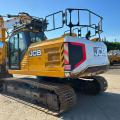 JCB 220X
