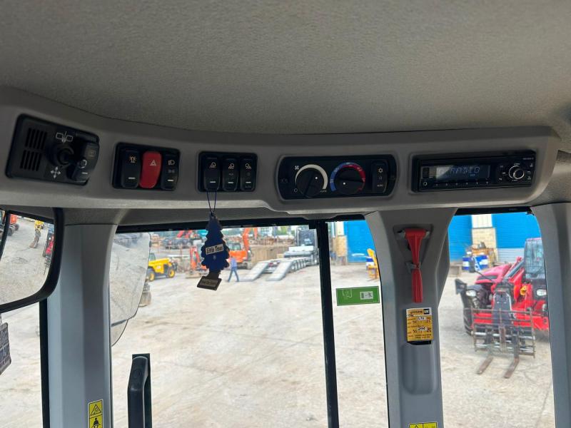 CAT 926M