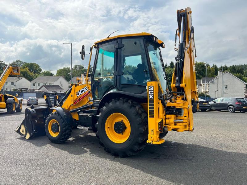 JCB 3CX 81kW / Air Con
