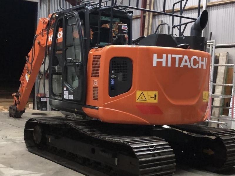 Hitachi ZX135 US-6 ( Auto-Lube )