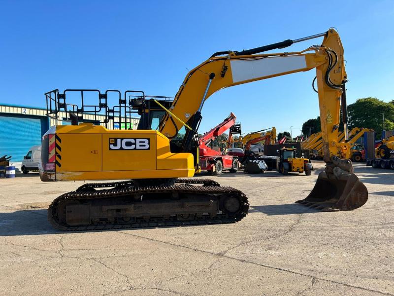 JCB 220X