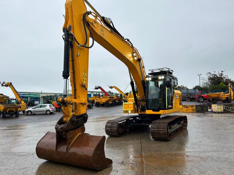 JCB 220X
