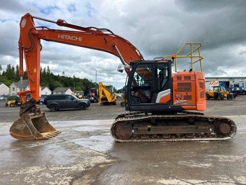 Hitachi ZX225 USLC-7