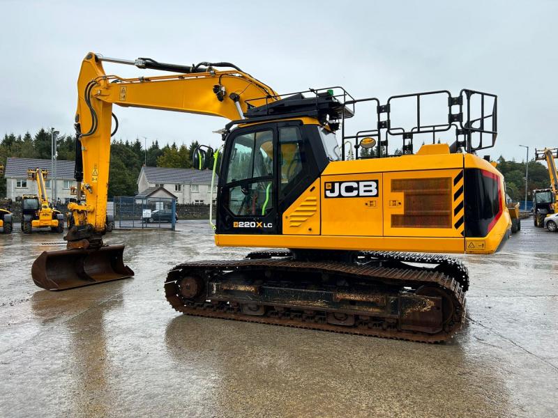 JCB 220X
