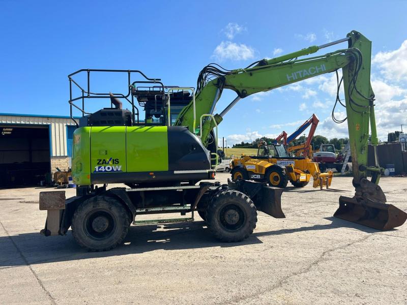 Hitachi ZX145W Blade & Stabilisers