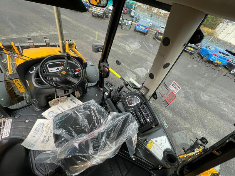 JCB 3CX Air Con / 68kW