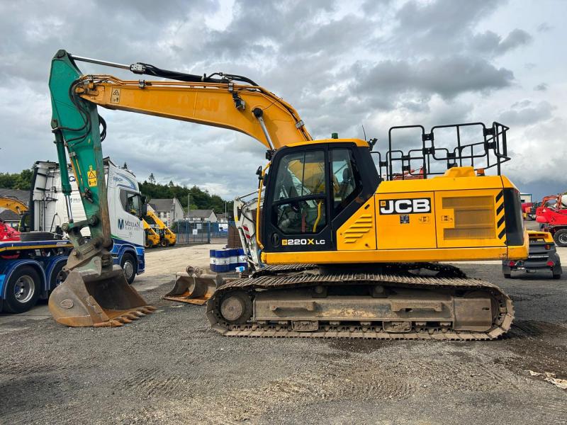 JCB 220X