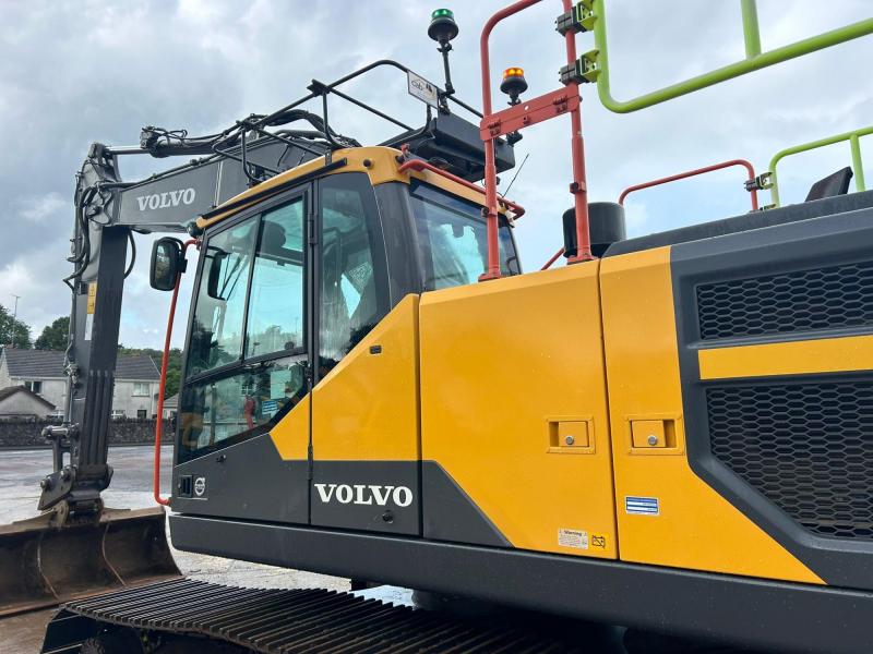 Volvo EC220 EL ( Rotational Piping )