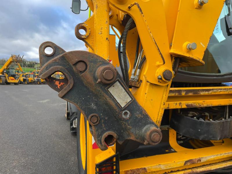 JCB 3CX Air Con / 68kW
