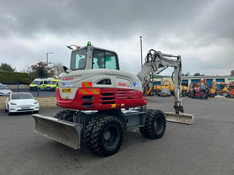 Takeuchi TB295W 3 Piece Boom