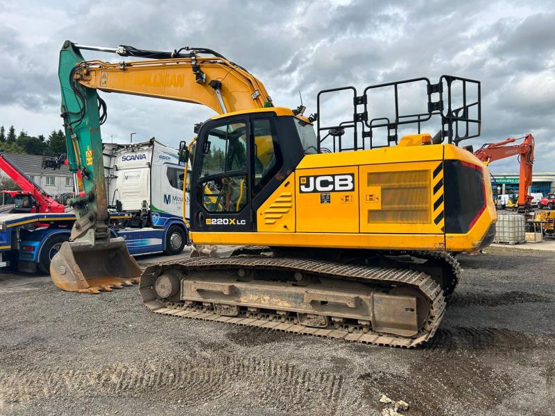 JCB 220X