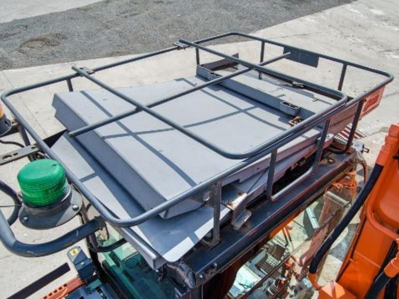 Hitachi ZX135 US-6
