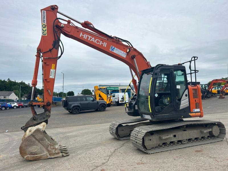 Hitachi ZX135 US-6