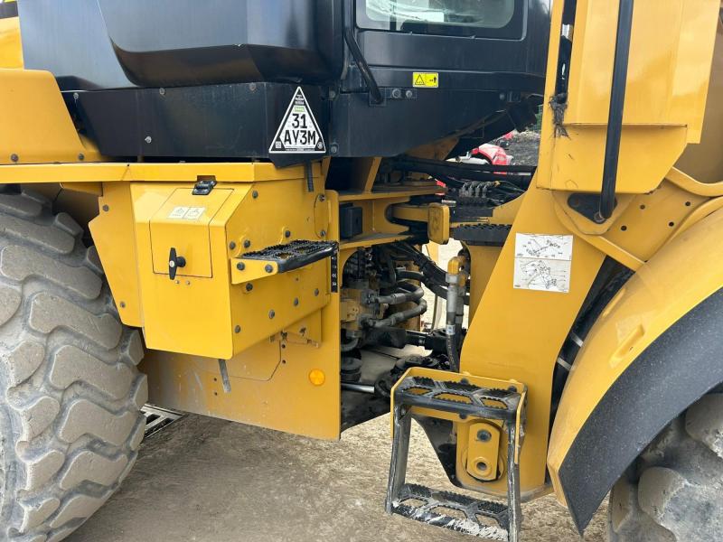 CAT 926M