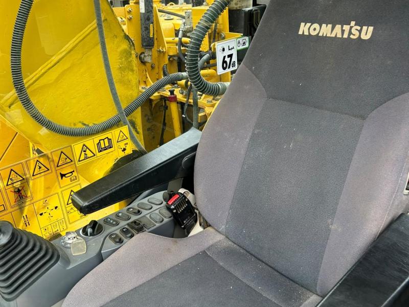 Komatsu PC210LC-11 Long Reach