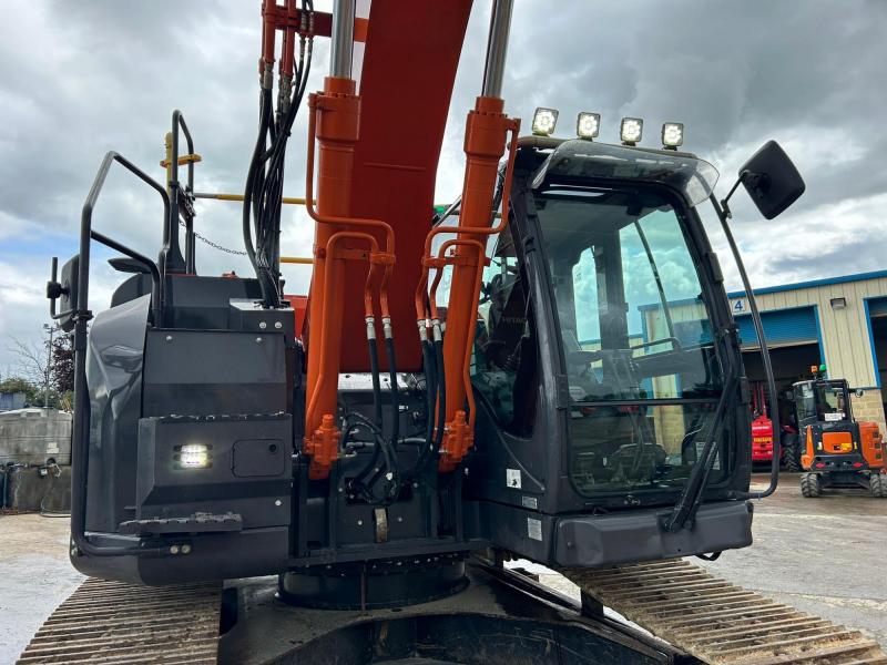Hitachi ZX225 USLC-7