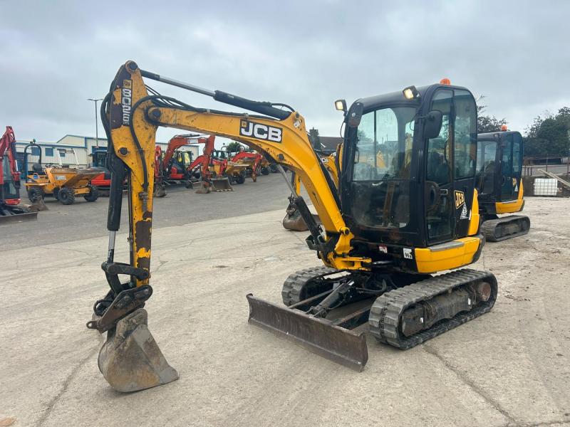 JCB 8026