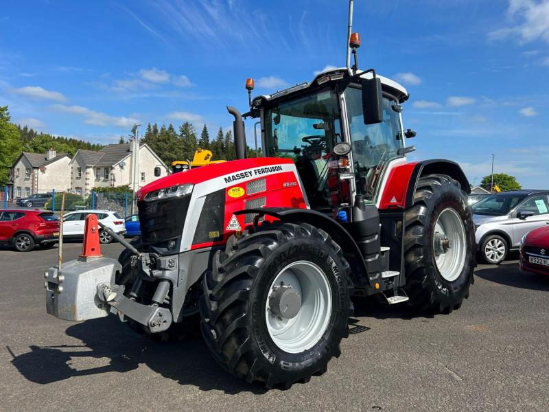 Massey Ferguson 8S.225