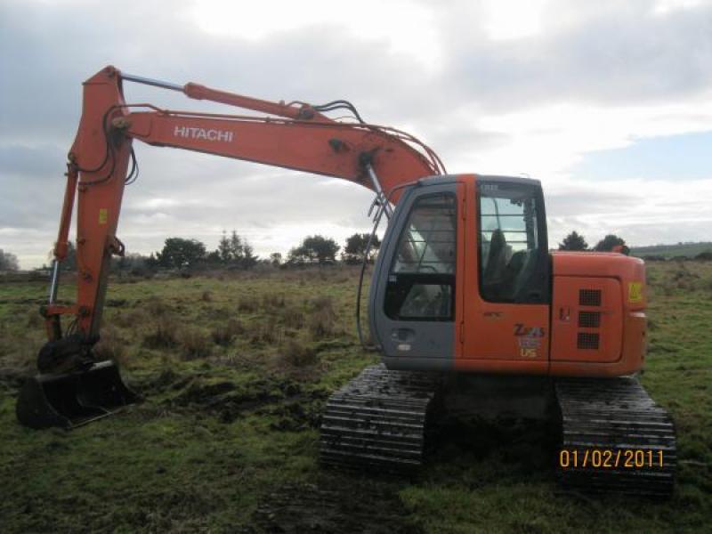 Hitachi ZX135US