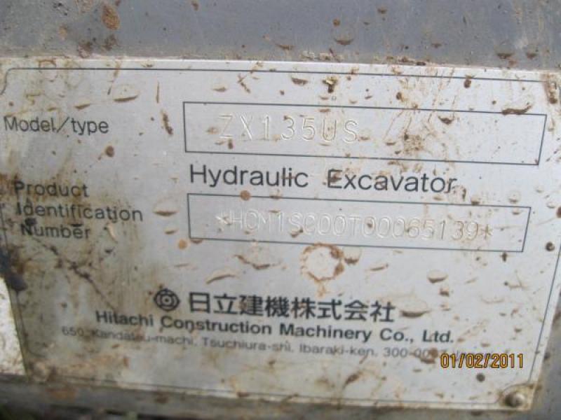 Hitachi ZX135US