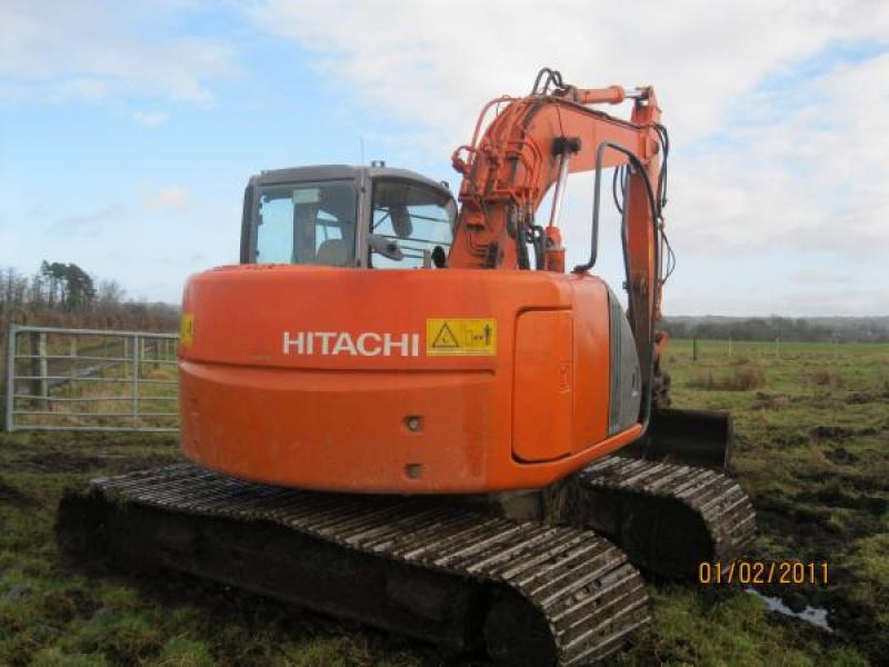 Hitachi ZX135US