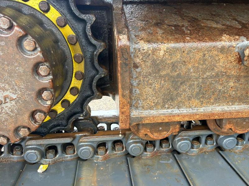 Volvo EC220 EL ( Rotational Piping )