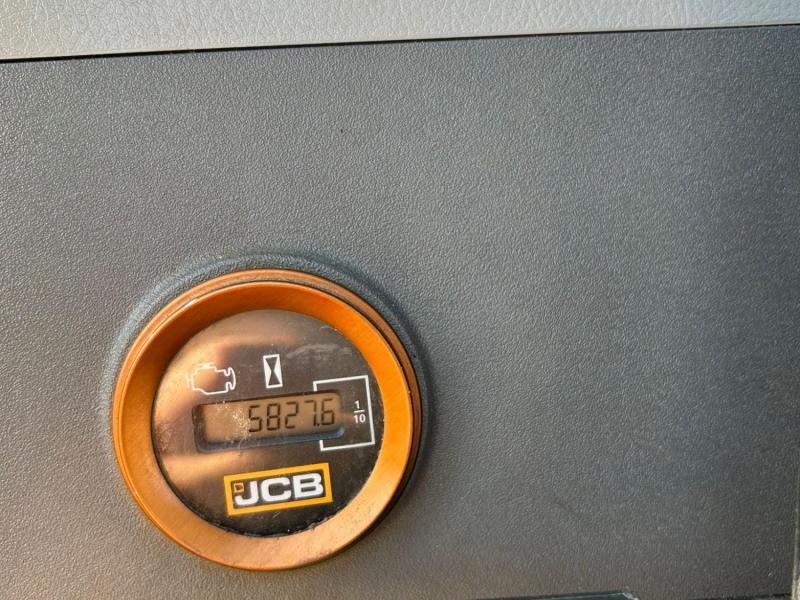 JCB 220X