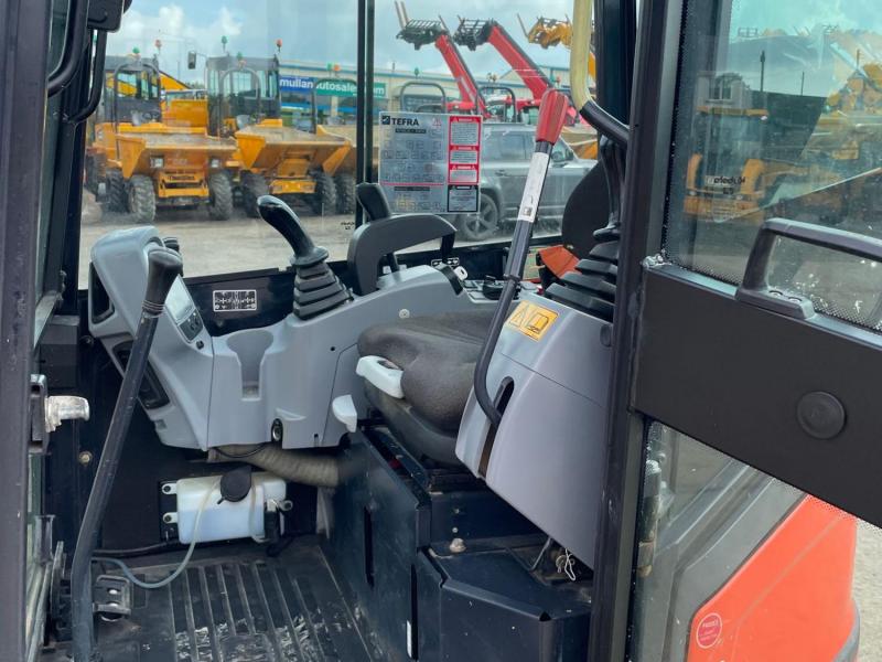 Kubota U27-4