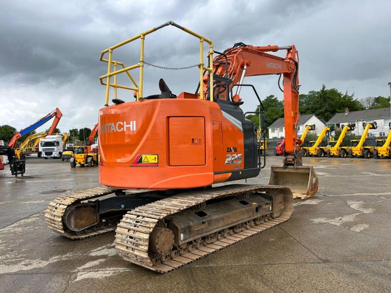Hitachi ZX225 USLC-7
