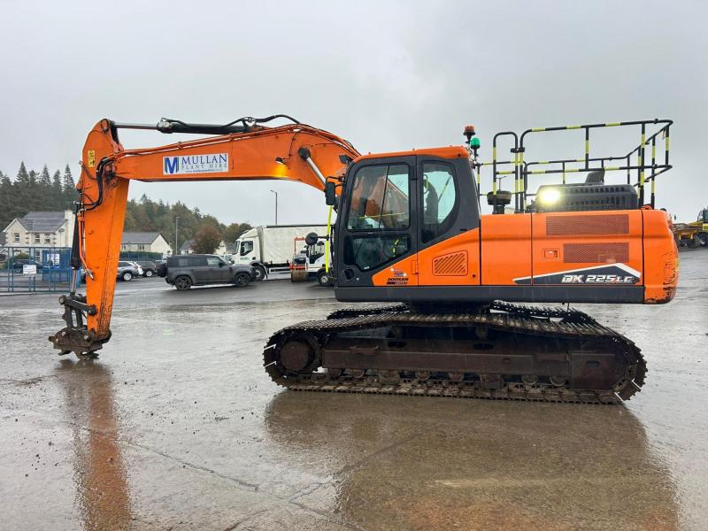 Doosan DX225 LC-7 ( New Model )