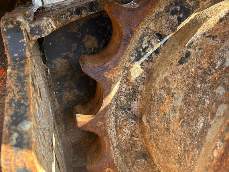 Hitachi ZX135 US-6 Blade