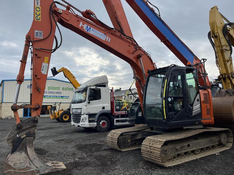 Hitachi ZX135 US-6