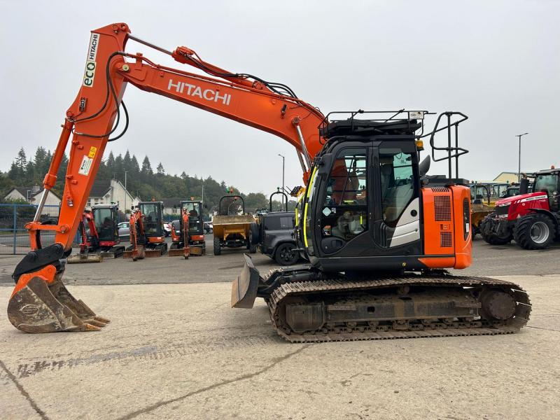 Hitachi ZX135 US-6 Blade