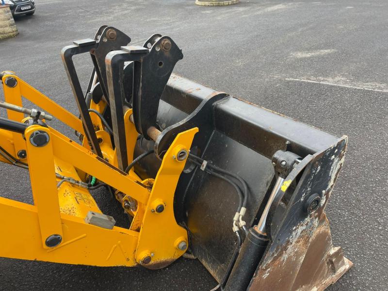 JCB 3CX Air Con / 68kW