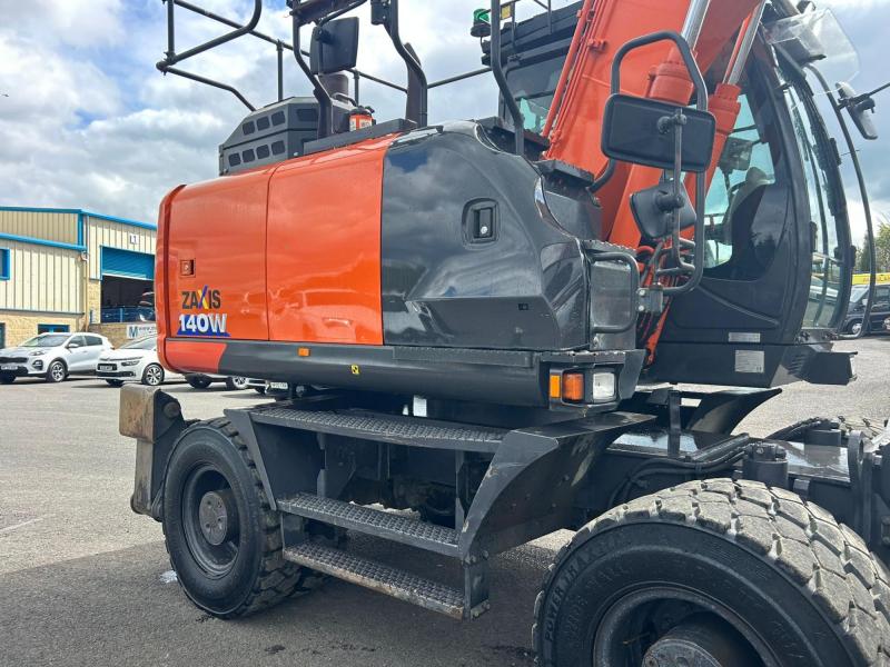 Hitachi ZX140W-6