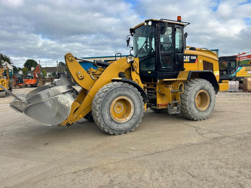 CAT 926M