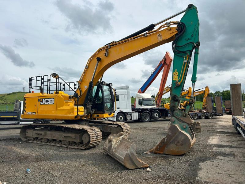 JCB 220X