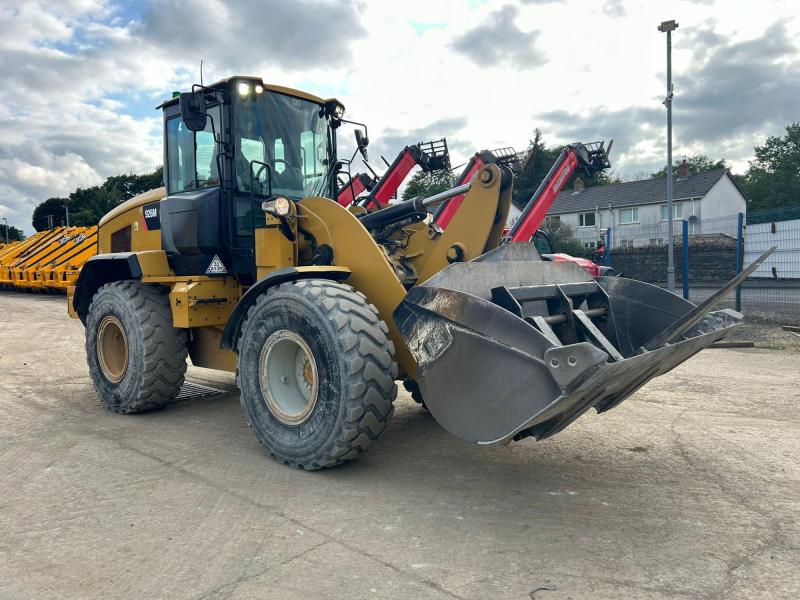 CAT 926M