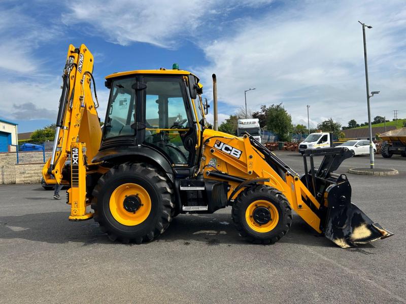 JCB 3CX 81kW / Air Con