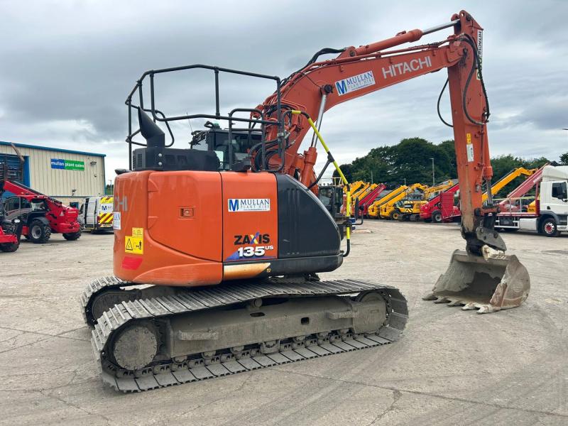 Hitachi ZX135 US-6