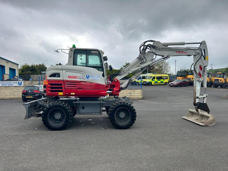 Takeuchi TB295W 3 Piece Boom