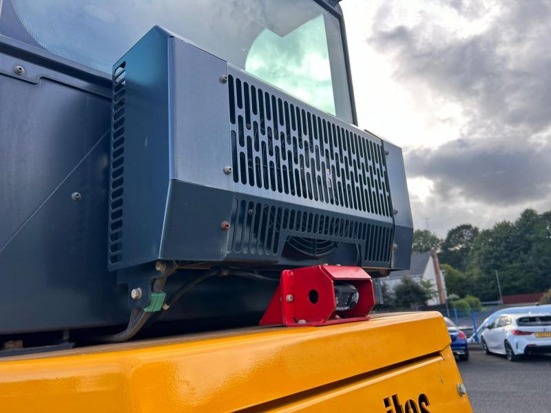 Thwaites 9 Tonne Cabbed