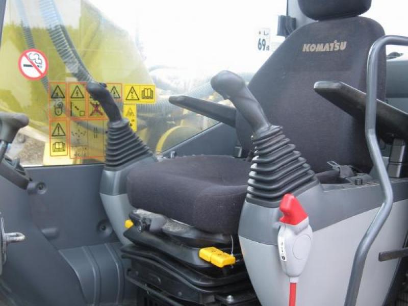 Komatsu PC210LC-8