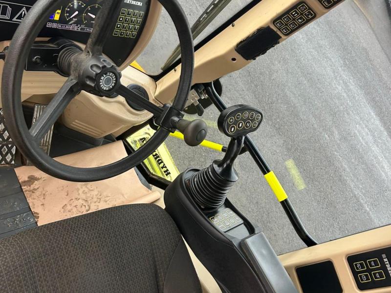 Hydrema 912G Multi Tip / Swivel Skip