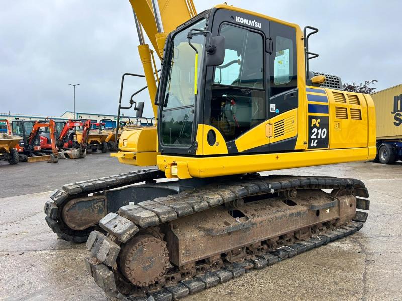 Komatsu PC210LC-11 Long Reach