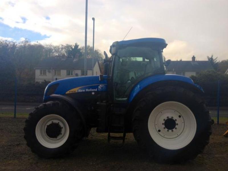New Holland T7030