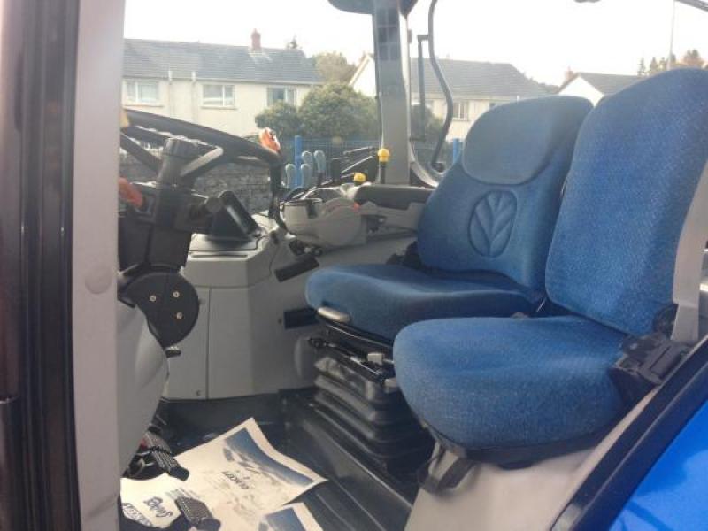 New Holland T7030