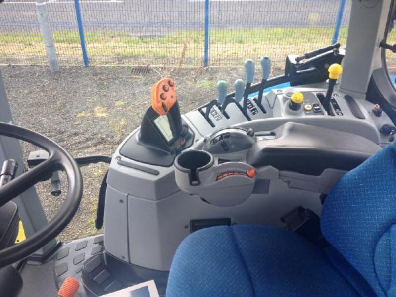New Holland T7030